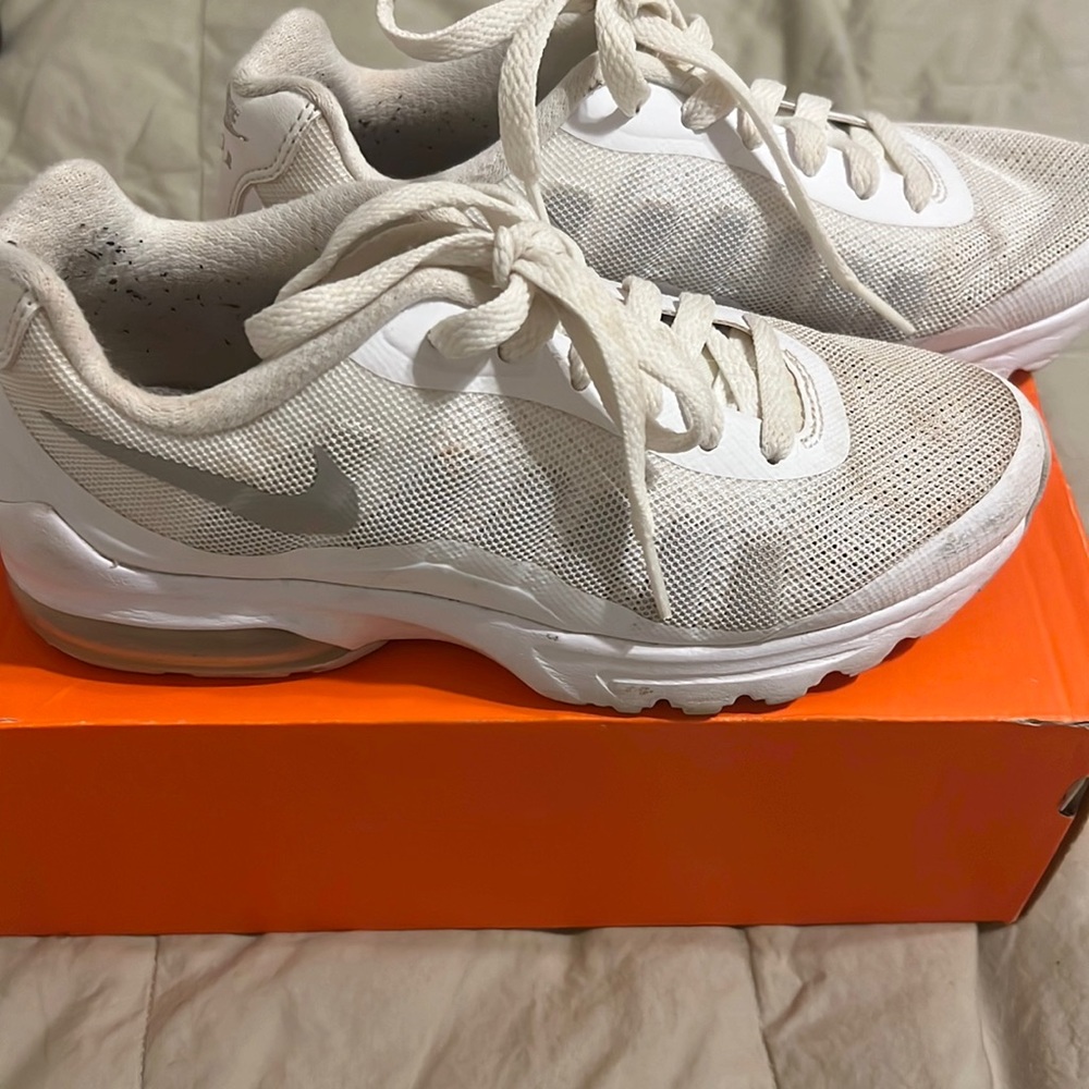 Nike shoes 5.5